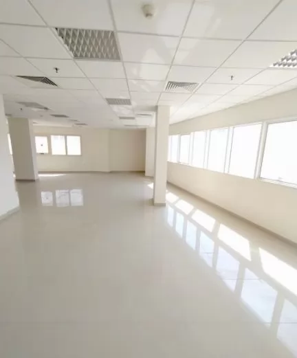 Comercial Listo Propiedad U / F Oficina  alquiler en Doha #13992 - 1  image 